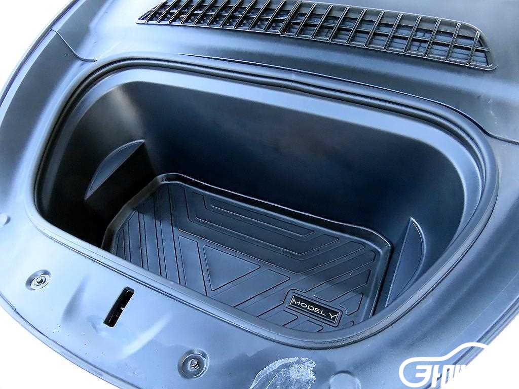 Tesla Model Y Rong Reinji thumbnail 19