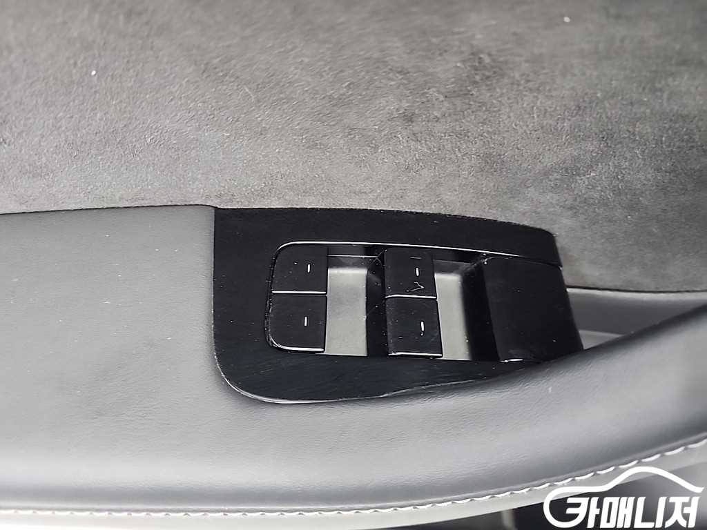 Tesla Model 3 Rong Reinji thumbnail 17