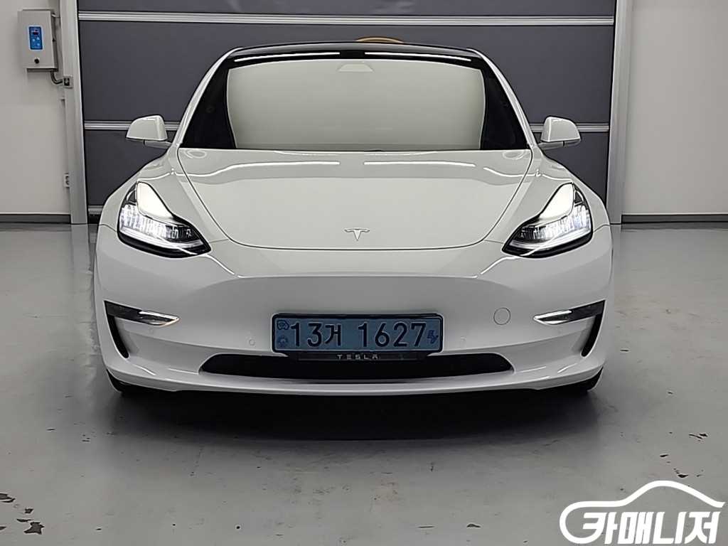 Tesla Model 3 Rong Reinji thumbnail 2