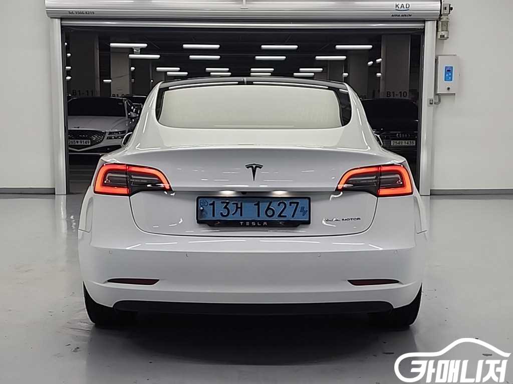 Tesla Model 3 Rong Reinji thumbnail 3