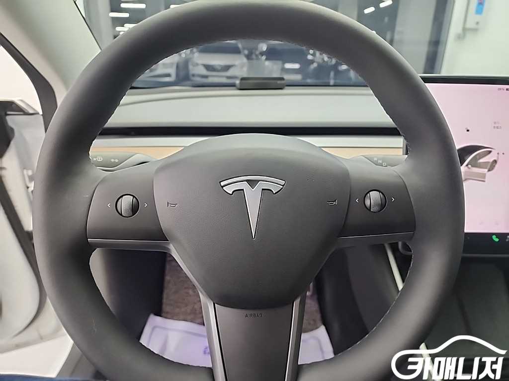Tesla Model 3 Rong Reinji thumbnail 9
