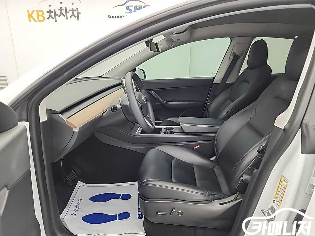 Tesla Model Y Rong Reinji thumbnail 11