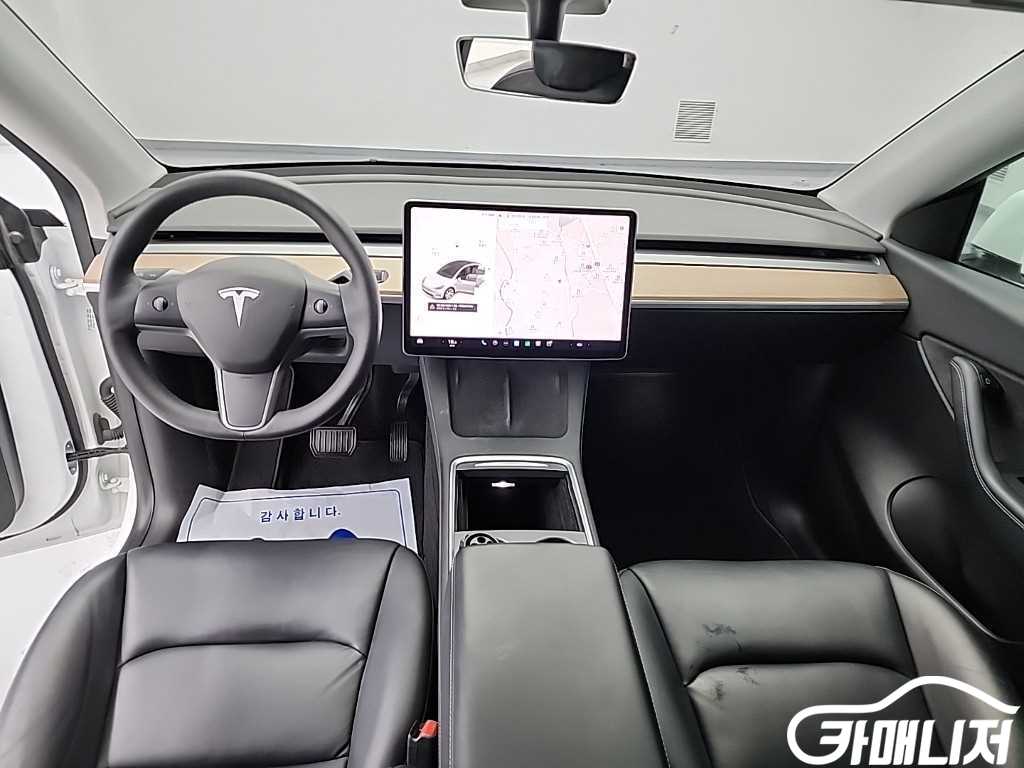 Tesla Model Y Rong Reinji thumbnail 7