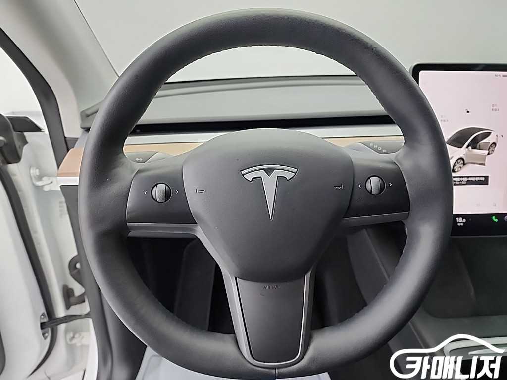 Tesla Model Y Rong Reinji thumbnail 9