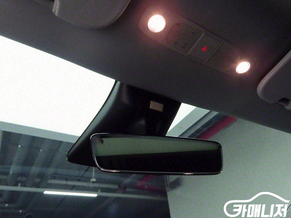 Tesla Model Y Standard Reinji thumbnail 14