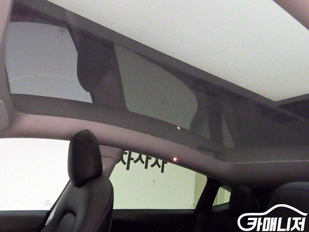 Tesla Model Y Standard Reinji thumbnail 15