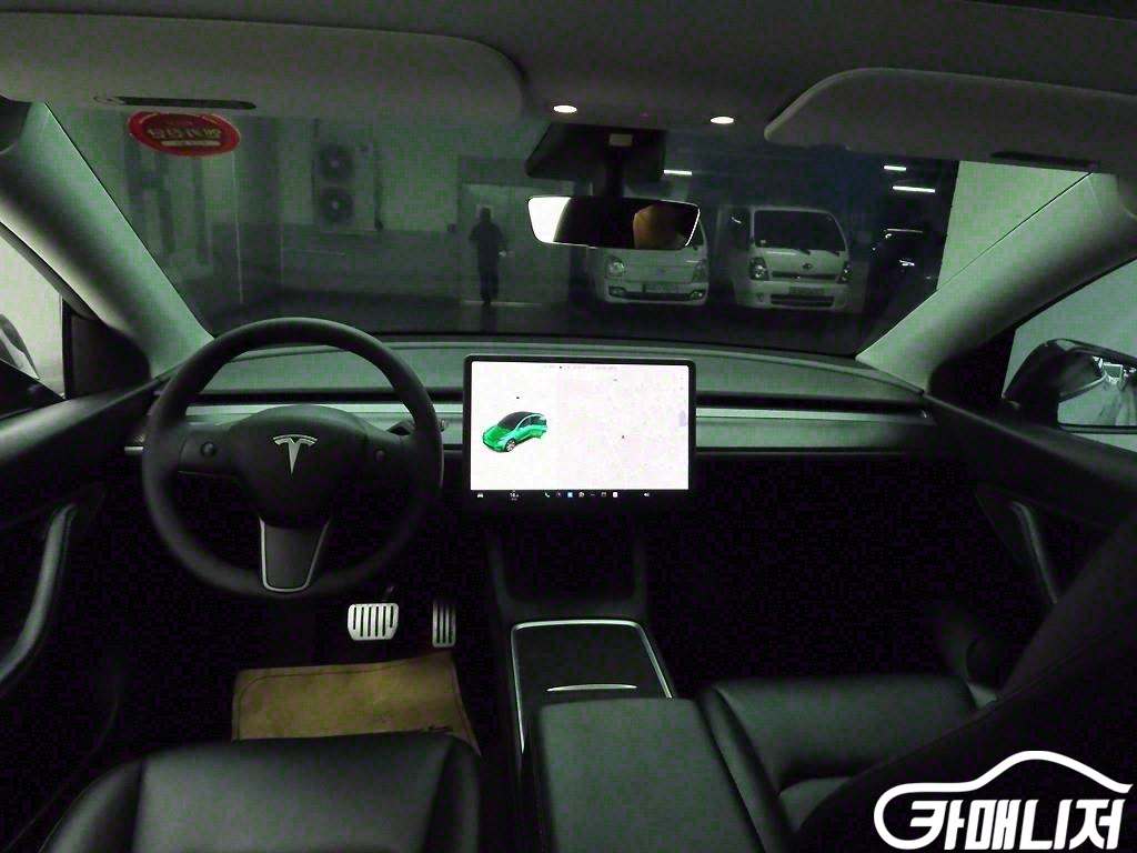 Tesla Model Y Standard Reinji thumbnail 5