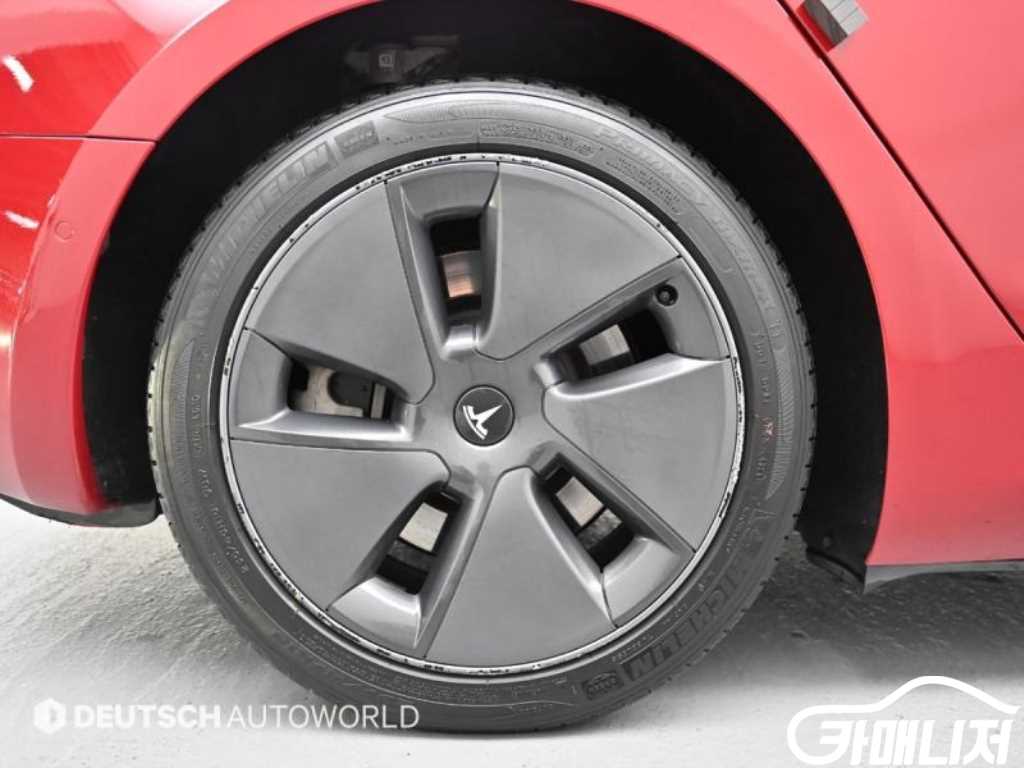 Tesla Model 3 Standard Reinji Peulreoseu thumbnail 5