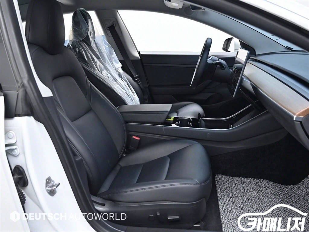 Tesla Model 3 Standard Reinji Peulreoseu thumbnail 10