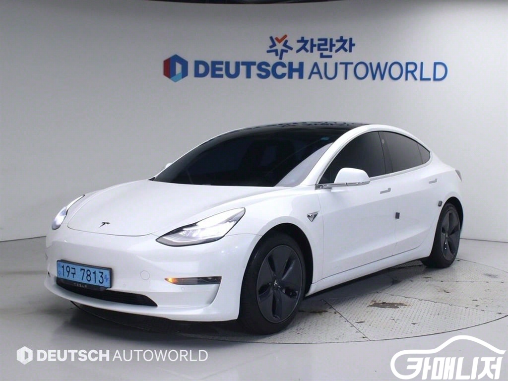 Tesla Model 3 Standard Reinji Peulreoseu
