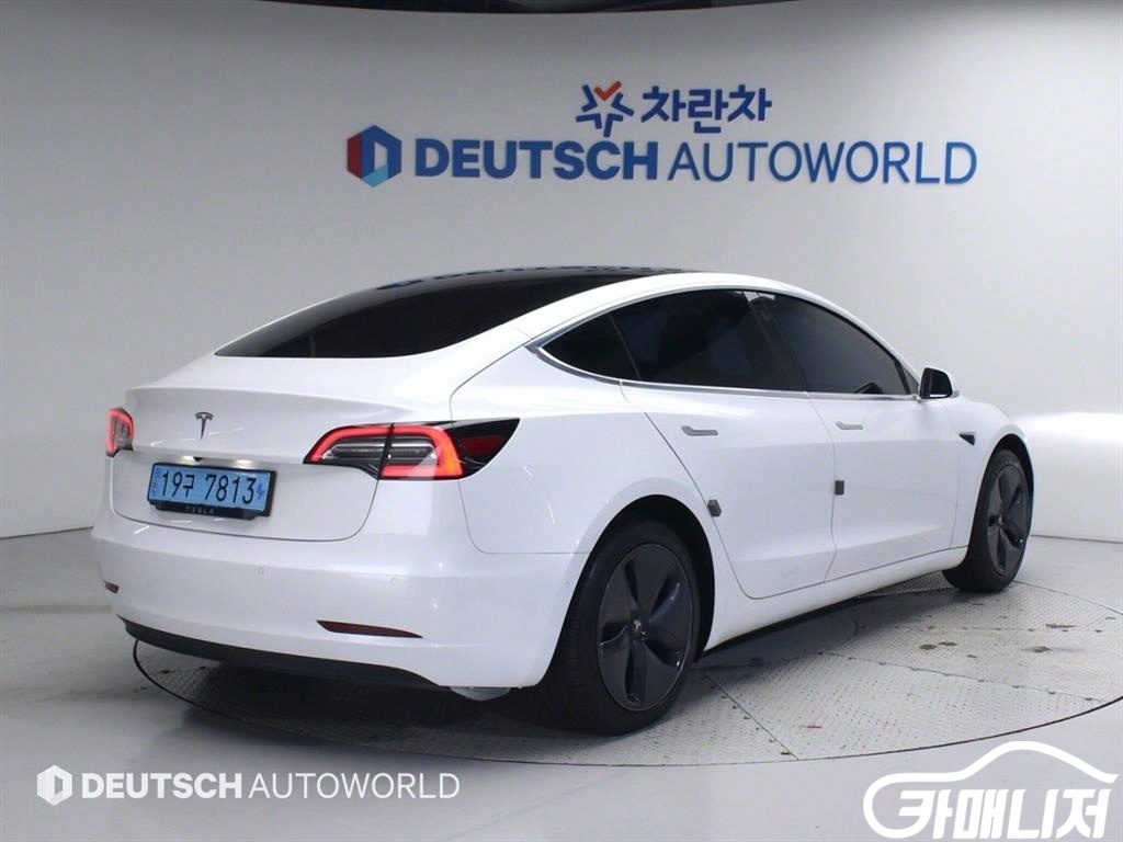 Tesla Model 3 Standard Reinji Peulreoseu thumbnail 2