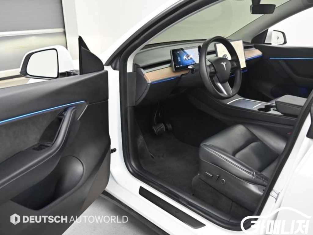 Tesla Model Y Rong Reinji thumbnail 12