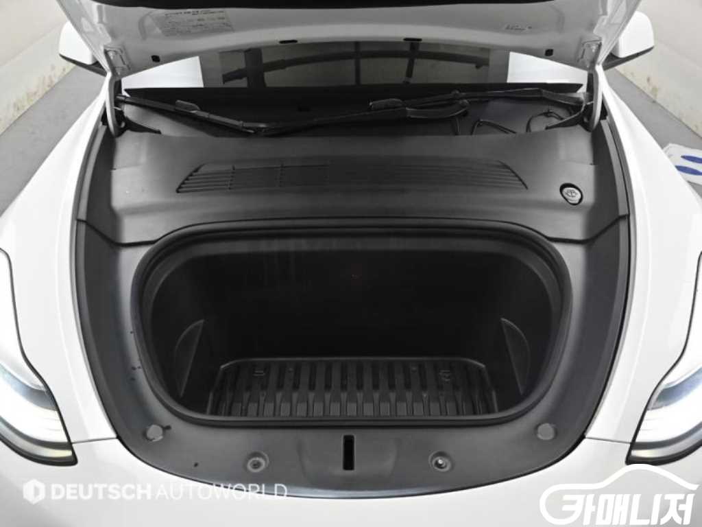 Tesla Model Y Rong Reinji thumbnail 7