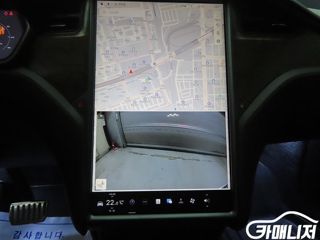 Tesla Model X 75D thumbnail 14