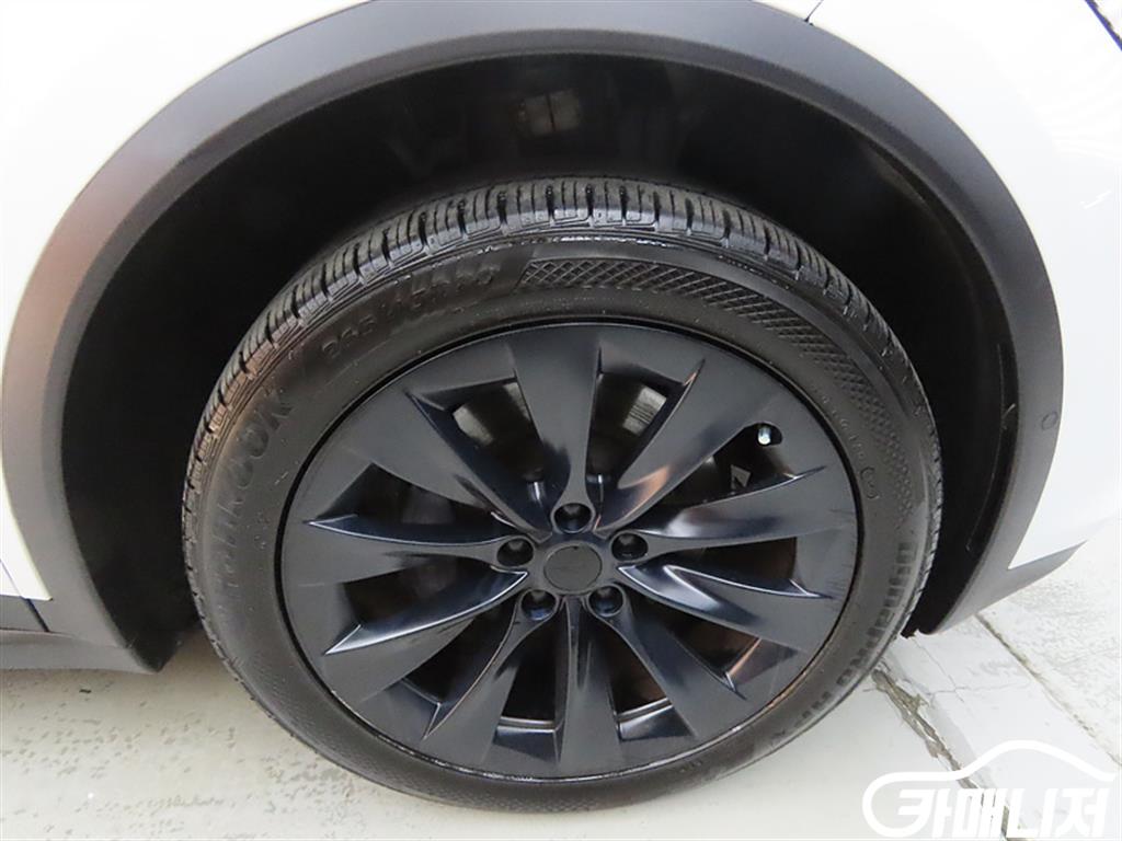 Tesla Model X 75D thumbnail 19