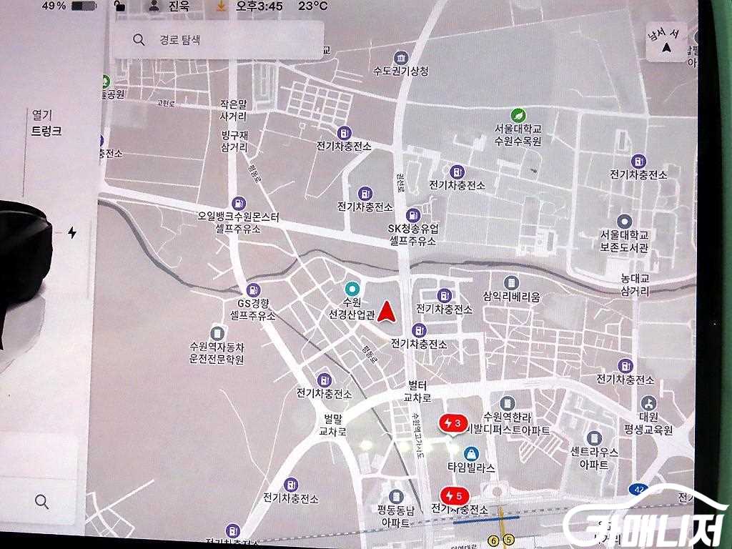 Tesla Model Y RWD thumbnail 15