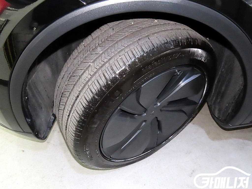 Tesla Model Y RWD thumbnail 20