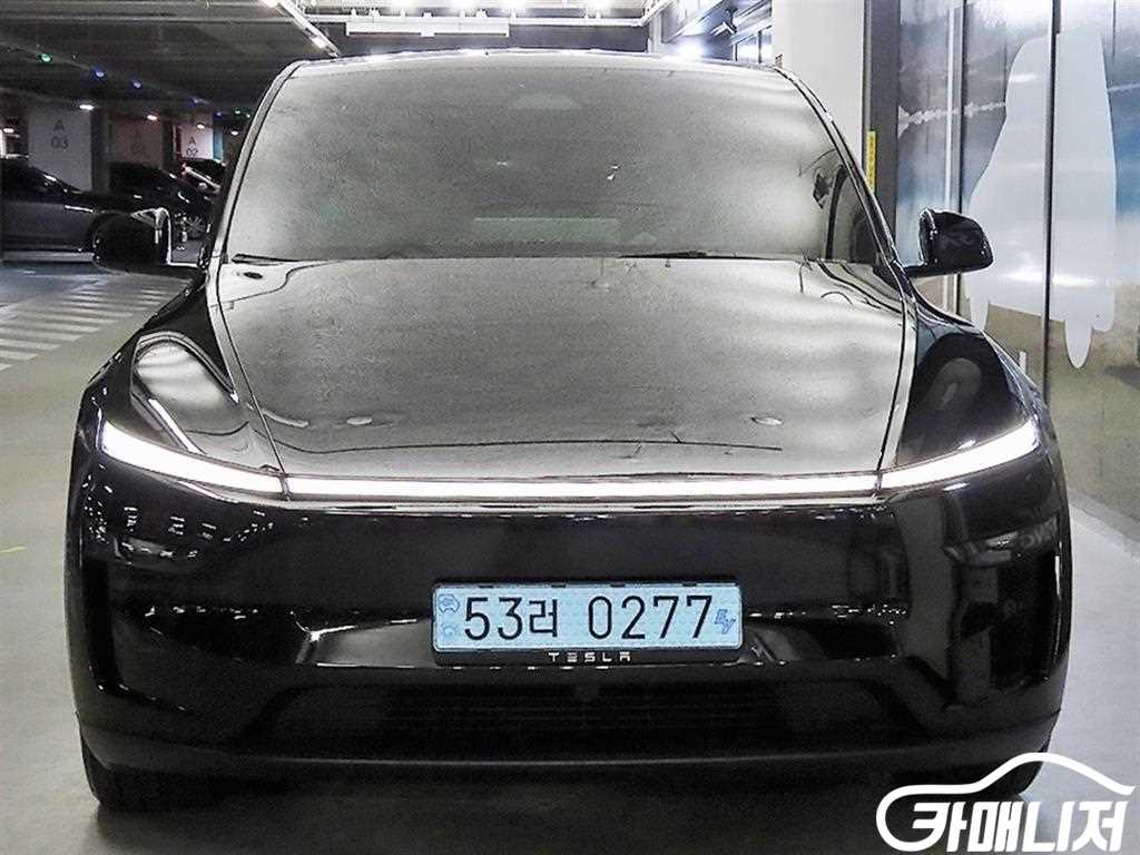 Tesla Model Y RWD thumbnail 2