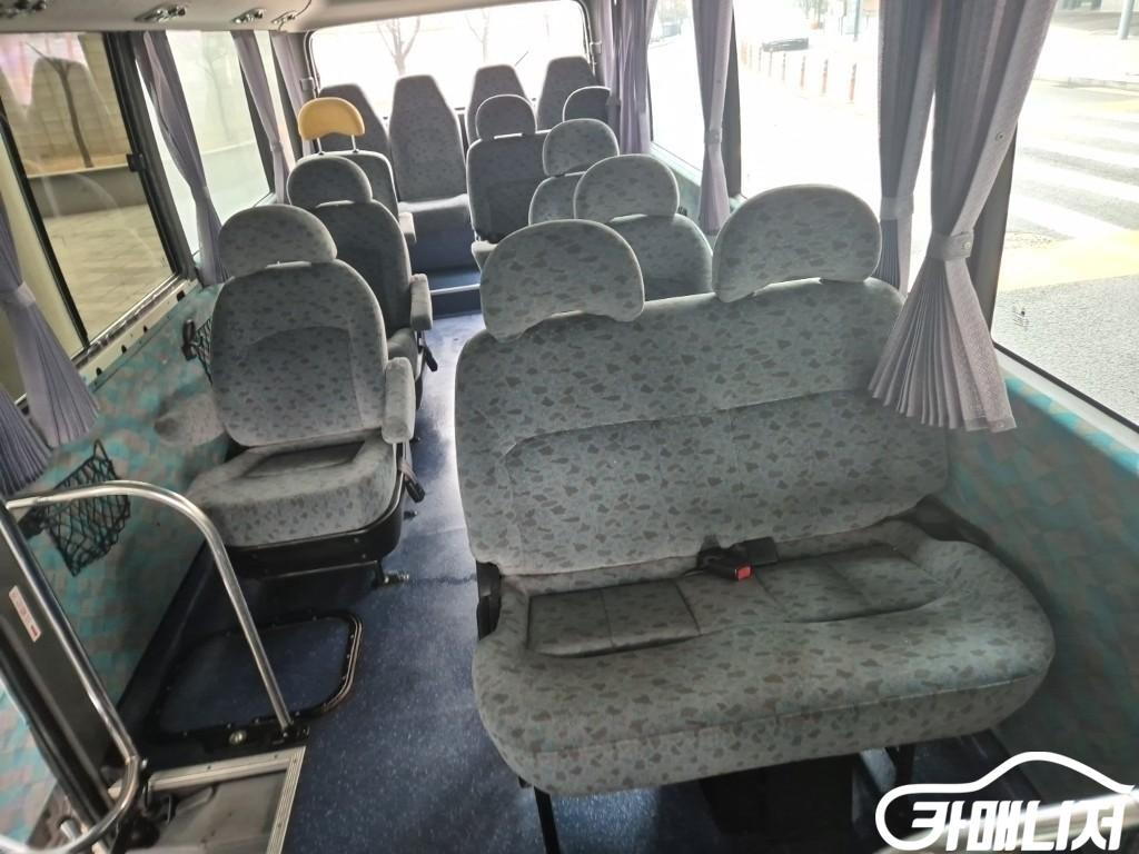 Medium & Heavy Bus Small Hyundai Bus County Limousine thumbnail 6