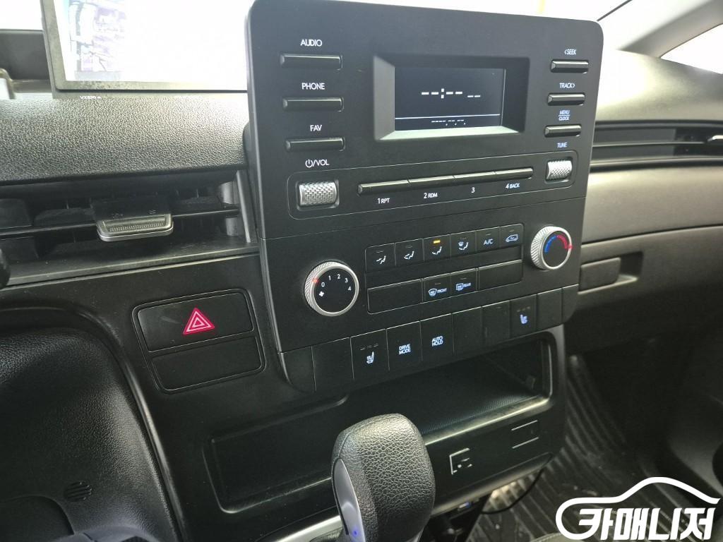 Hyundai Staria 2WD Diesel Cargo Smart thumbnail 16