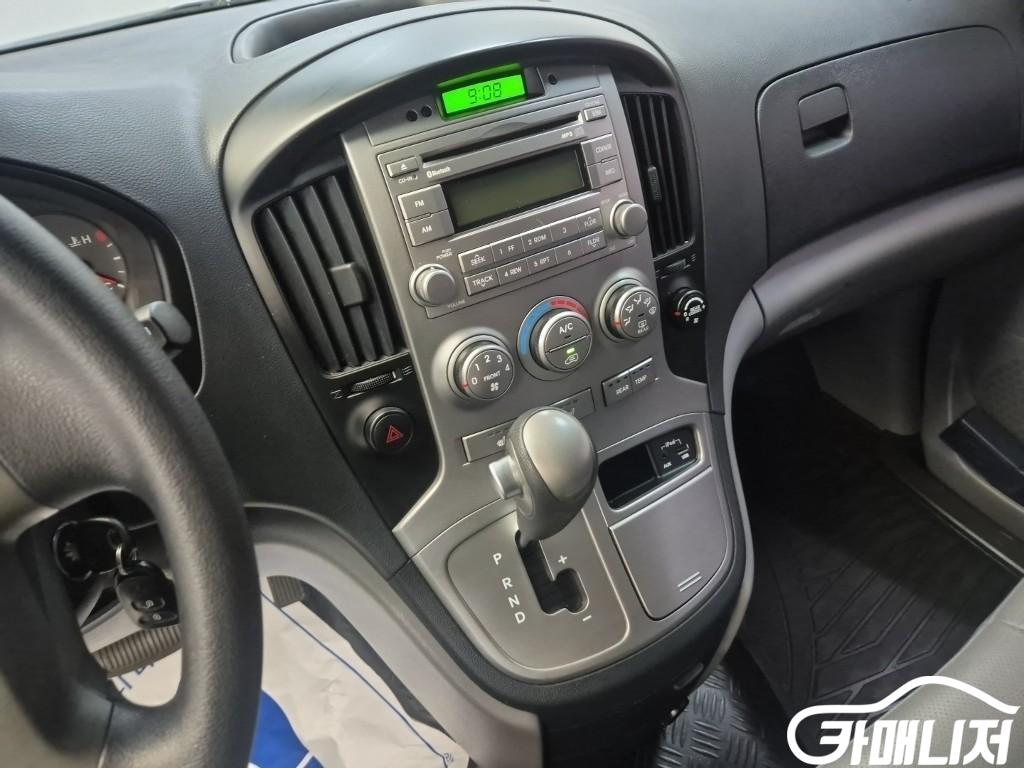 Hyundai Starex Grand Starex 12-Seater Wagon thumbnail 10