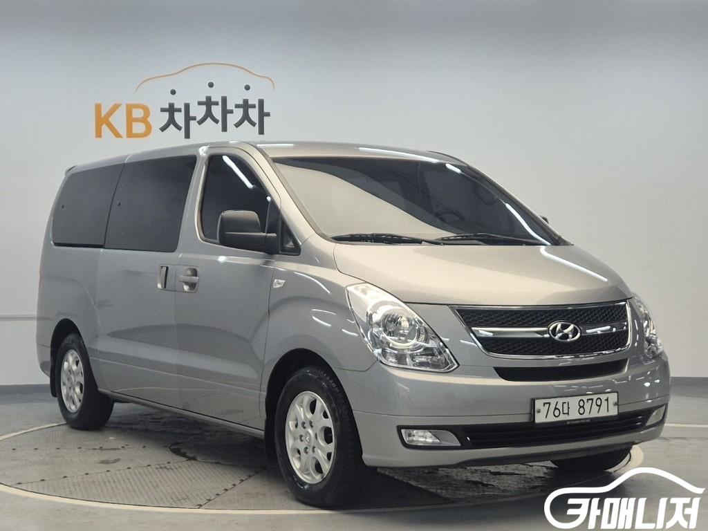 Hyundai Starex Grand Starex 12-Seater Wagon