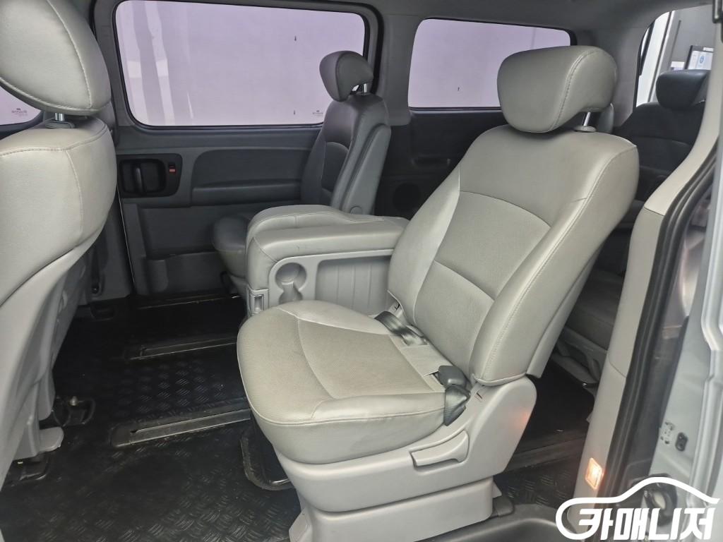 Hyundai Starex Grand Starex 12-Seater Wagon thumbnail 12