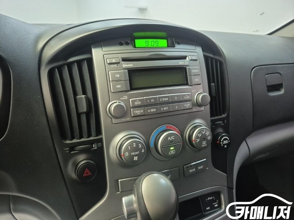 Hyundai Starex Grand Starex 12-Seater Wagon thumbnail 13