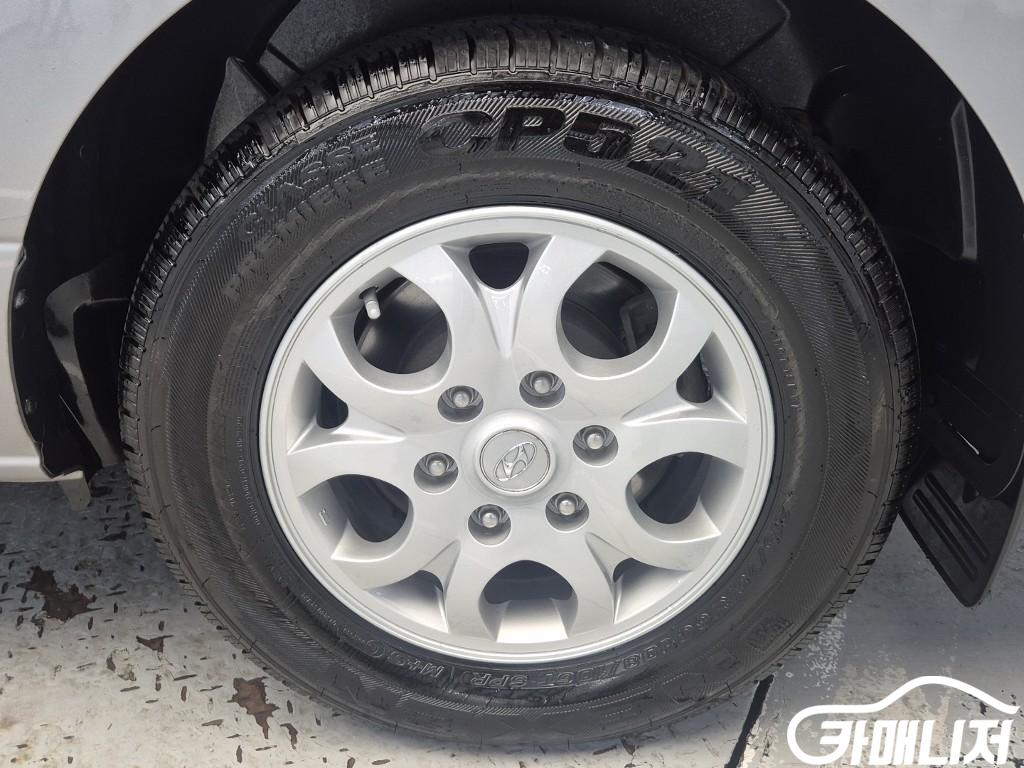 Hyundai Starex Grand Starex 12-Seater Wagon thumbnail 18