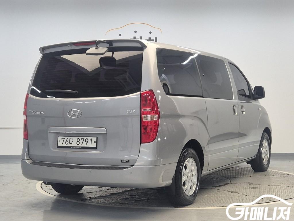 Hyundai Starex Grand Starex 12-Seater Wagon thumbnail 4