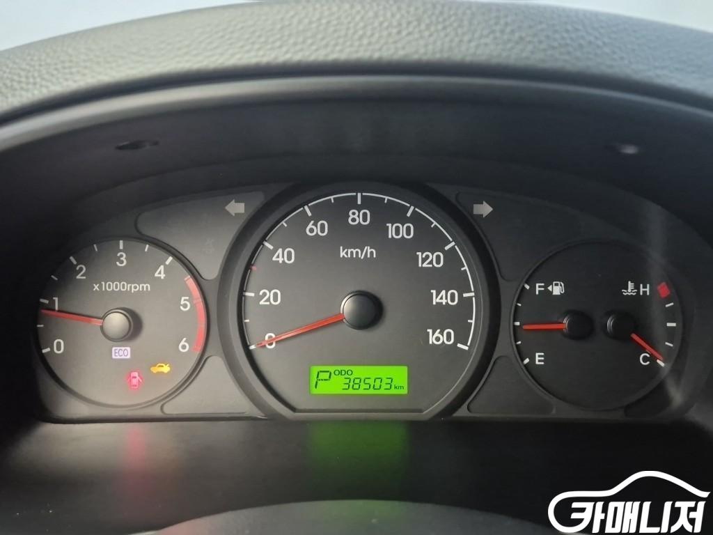 Hyundai Starex Grand Starex 12-Seater Wagon thumbnail 6