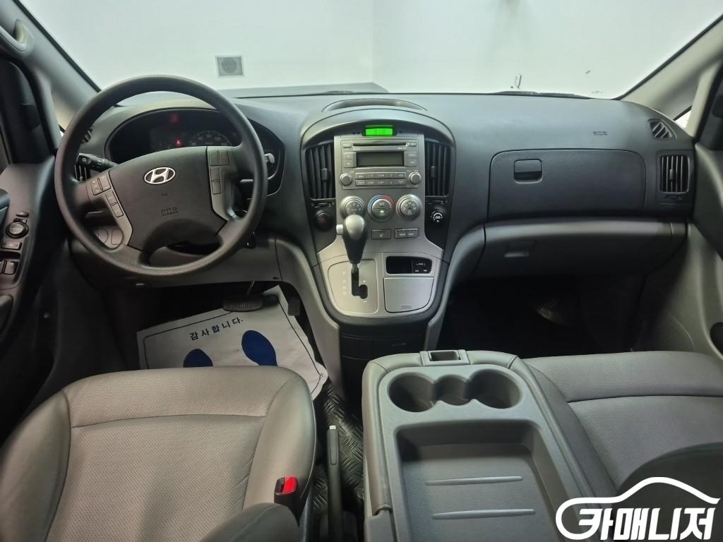 Hyundai Starex Grand Starex 12-Seater Wagon thumbnail 7