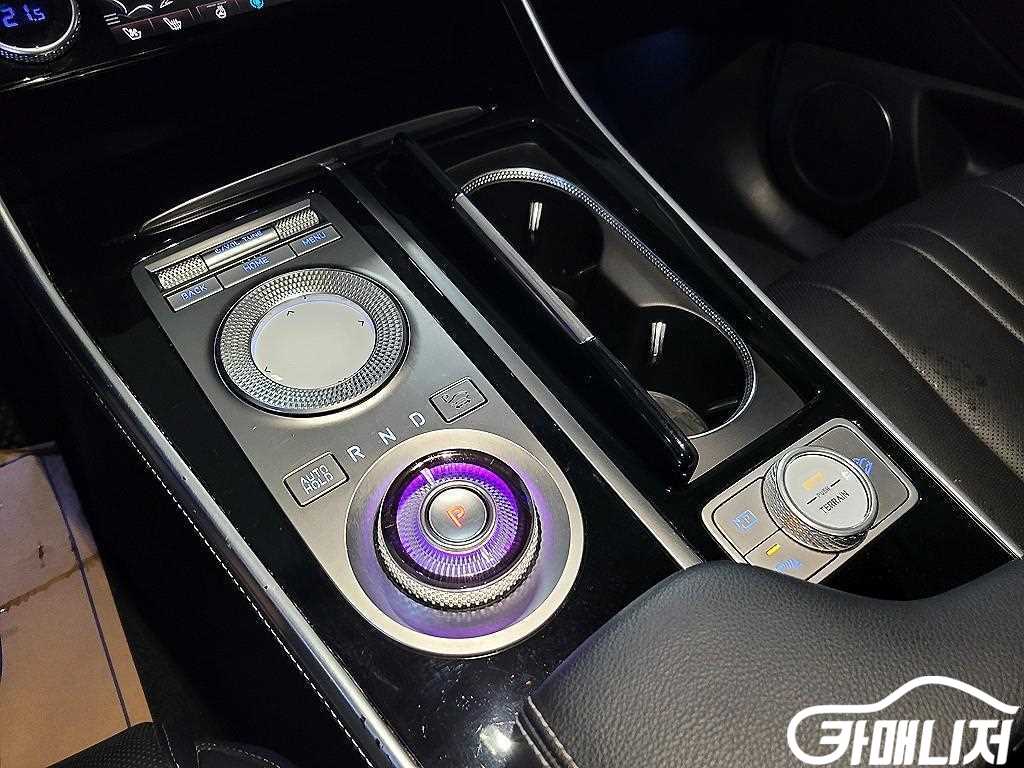 Genesis GV80 Gasoline 2.5T AWD thumbnail 12