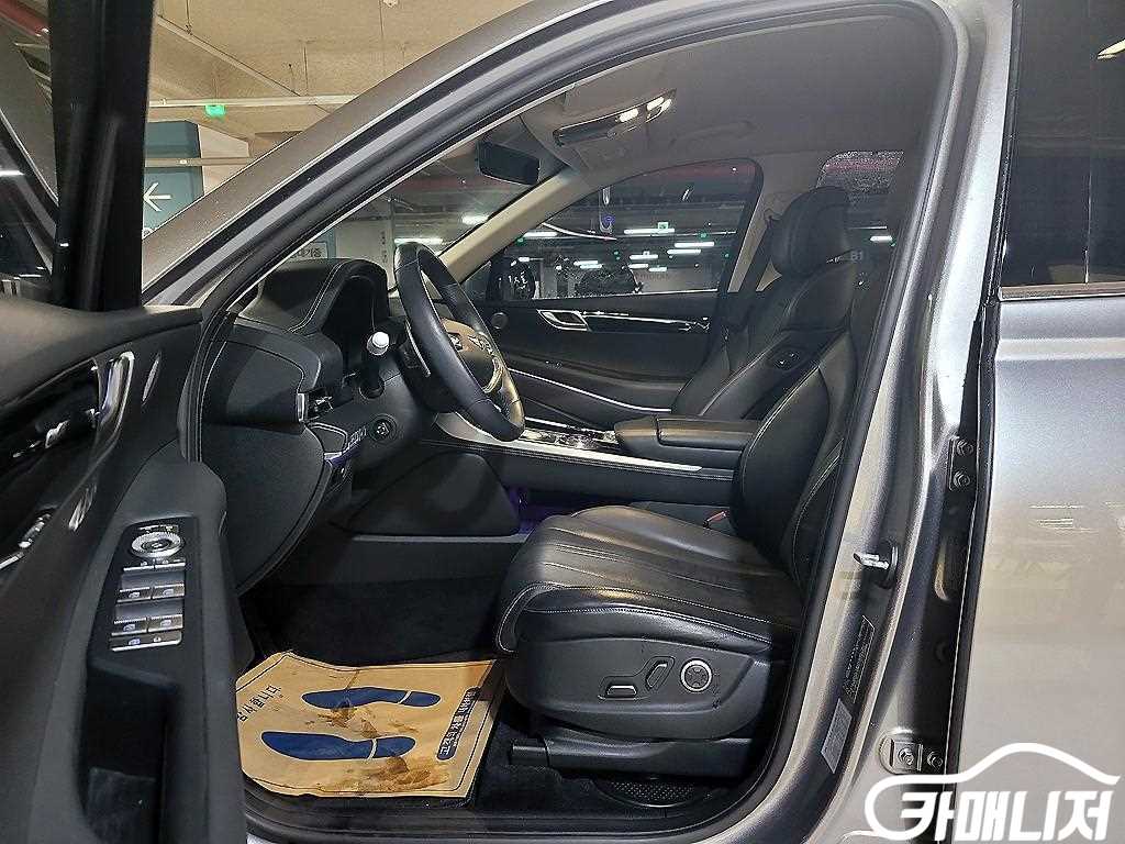 Genesis GV80 Gasoline 2.5T AWD thumbnail 7