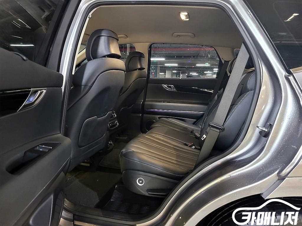 Genesis GV80 Gasoline 2.5T AWD thumbnail 8