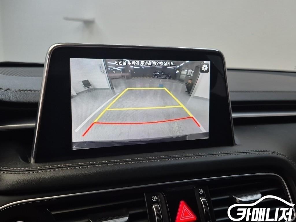 Genesis G70 2.0T AWD thumbnail 14