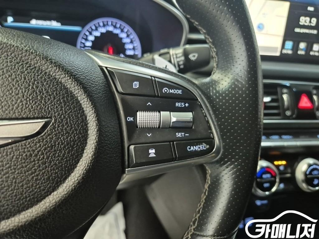 Genesis G70 2.0T AWD thumbnail 15