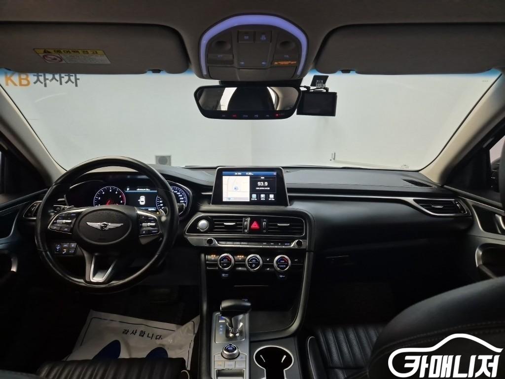 Genesis G70 2.0T AWD thumbnail 7