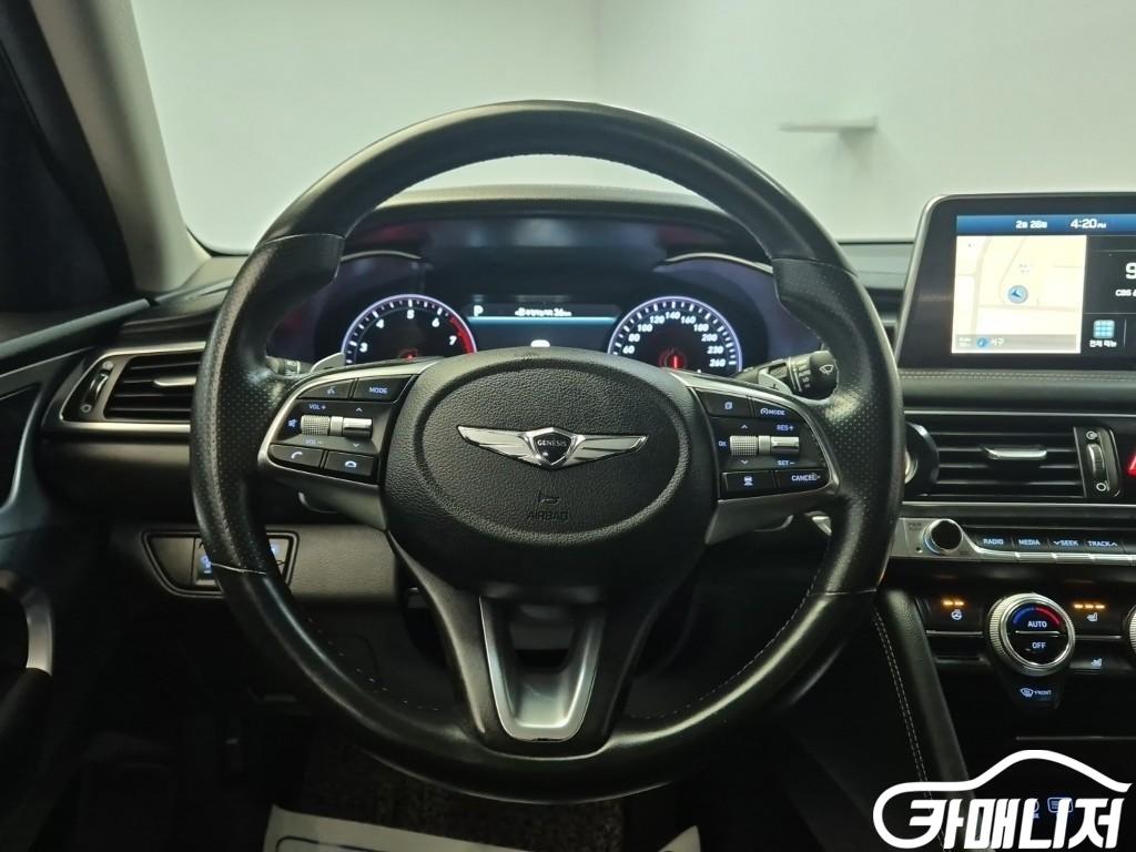 Genesis G70 2.0T AWD thumbnail 9