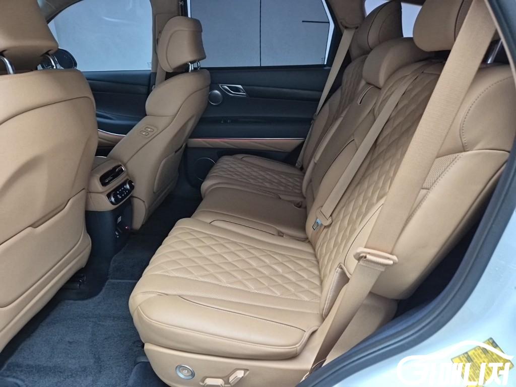 Genesis GV80 Gasoline 3.5T AWD thumbnail 11