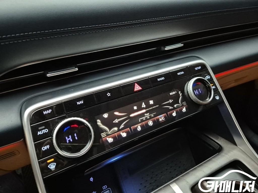 Genesis GV80 Gasoline 3.5T AWD thumbnail 17