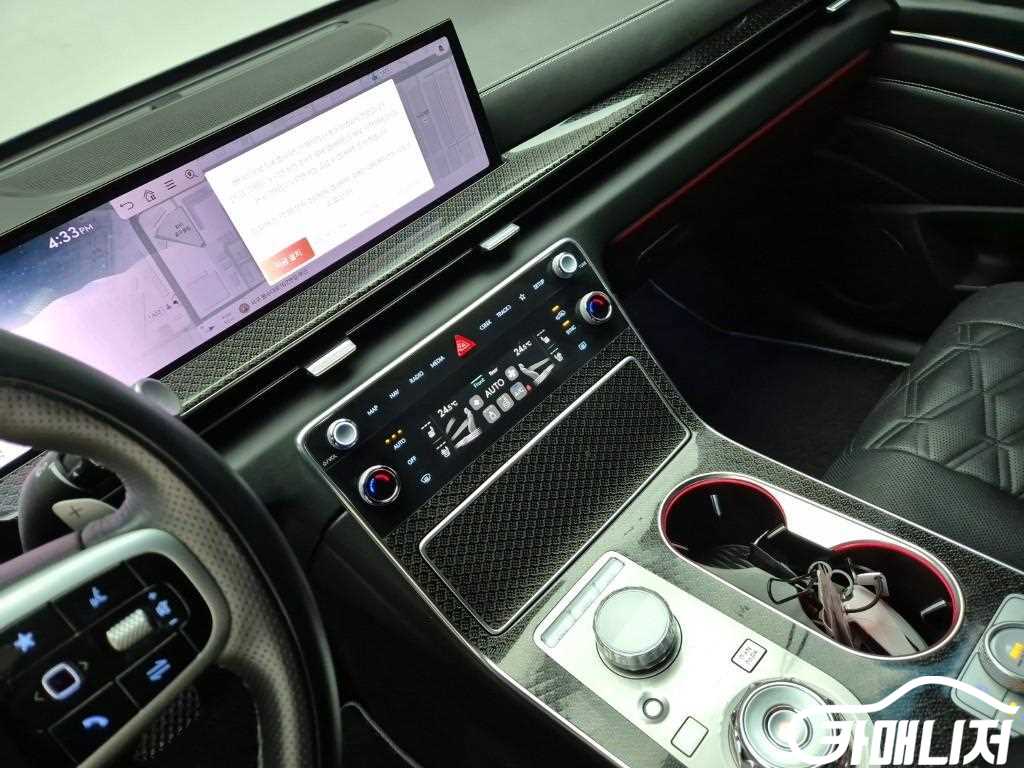 Genesis GV80 GV80 Coupe Gasoline 3.5T AWD thumbnail 10