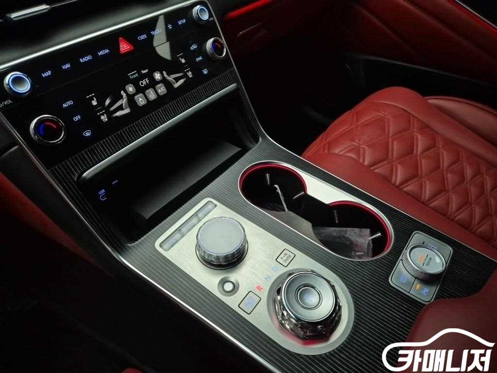 Genesis GV80 GV80 Coupe Gasoline 2.5T AWD thumbnail 8