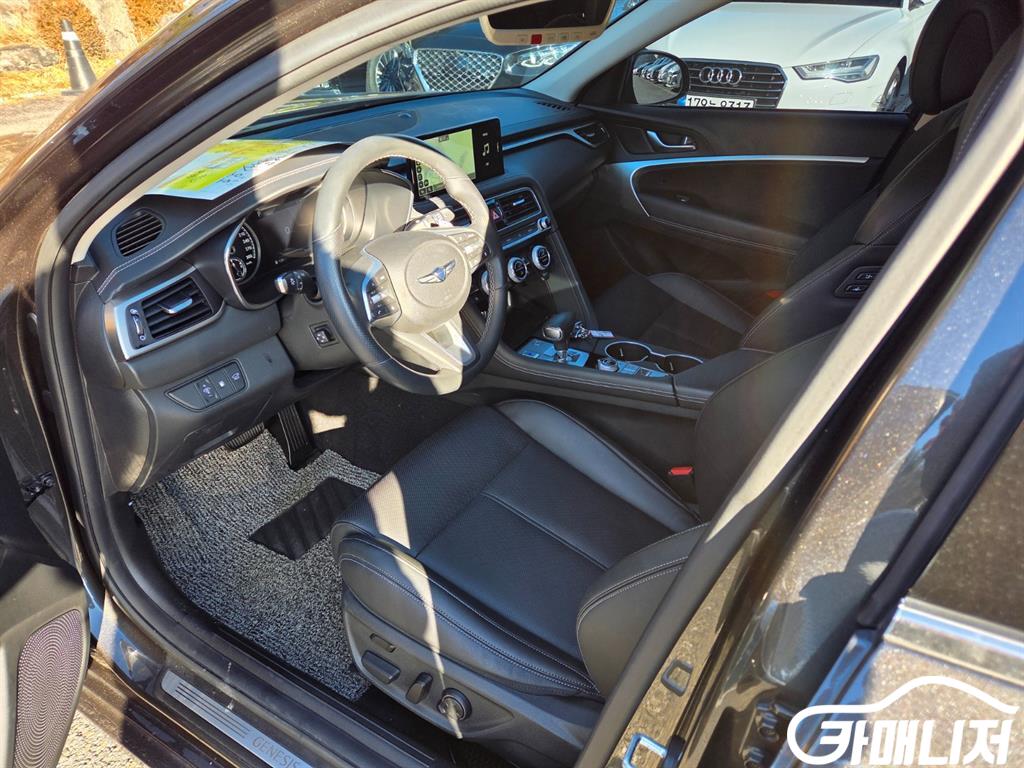Genesis G70 The New G70 Gasoline 2.0T 2WD thumbnail 15