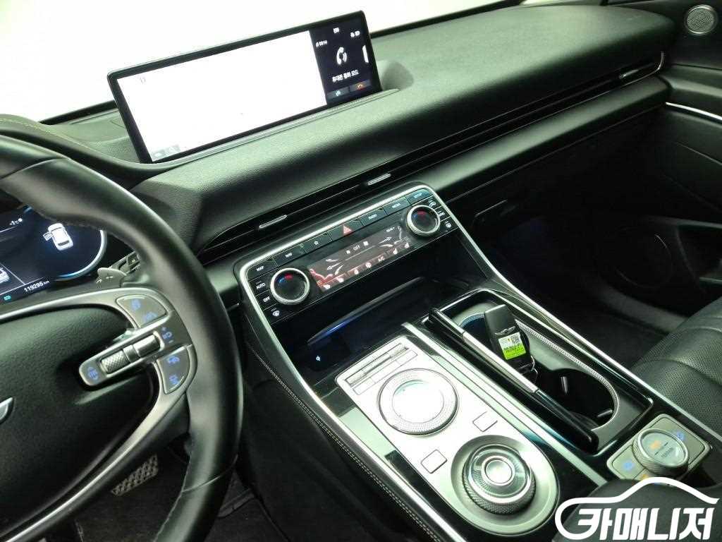 Genesis GV80 Gasoline 3.5T AWD thumbnail 10