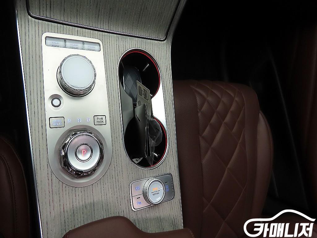 Genesis GV80 Gasoline 3.5T AWD thumbnail 10