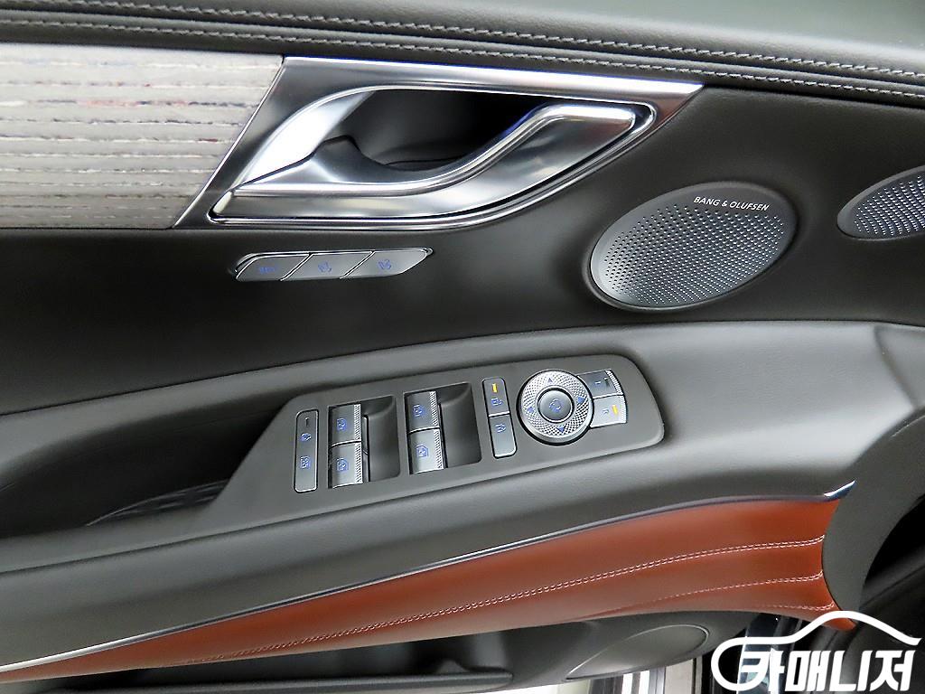 Genesis GV80 Gasoline 3.5T AWD thumbnail 11