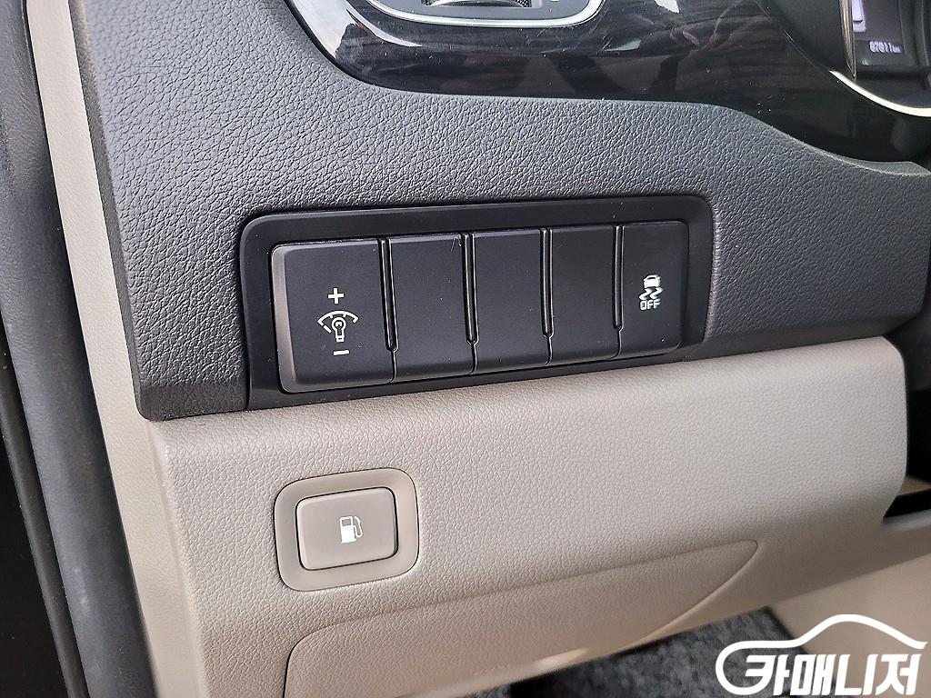 Kia Carnival The New Carnival Diesel 9-Seater Noblesse thumbnail 13