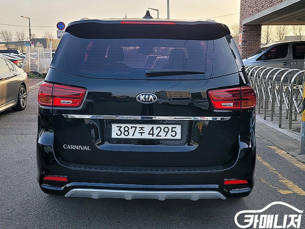 Kia Carnival The New Carnival Diesel 9-Seater Noblesse thumbnail 3