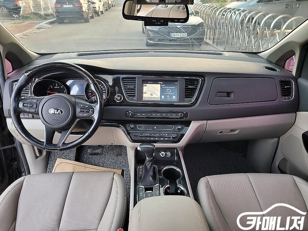 Kia Carnival The New Carnival Diesel 9-Seater Noblesse thumbnail 5